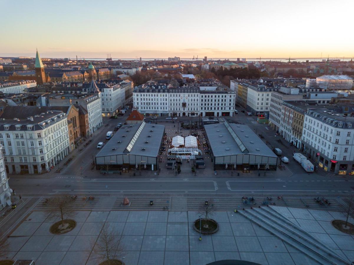 Spacious Tivoli Gardens Apartment W 3 Bedrooms Köpenhamn Exteriör bild