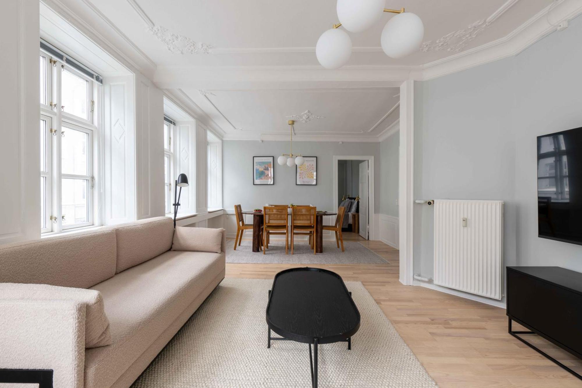 Spacious Tivoli Gardens Apartment W 3 Bedrooms Köpenhamn Exteriör bild