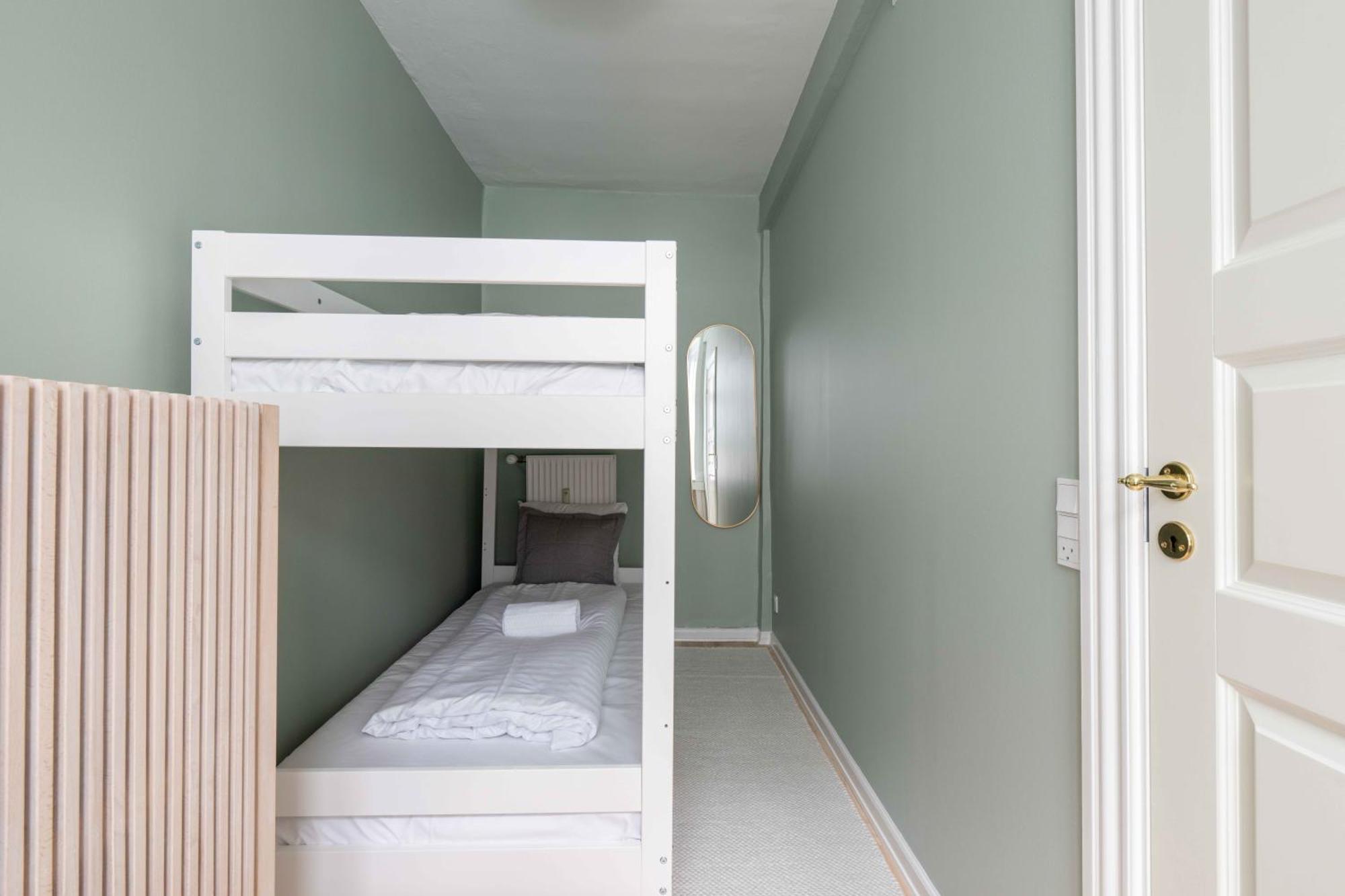Spacious Tivoli Gardens Apartment W 3 Bedrooms Köpenhamn Exteriör bild