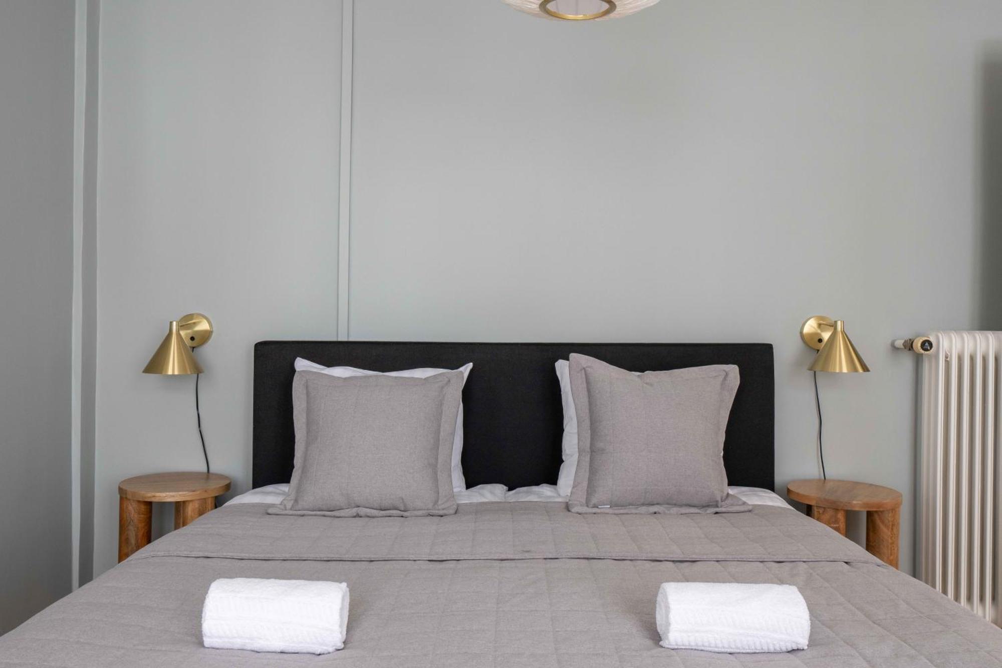 Spacious Tivoli Gardens Apartment W 3 Bedrooms Köpenhamn Exteriör bild